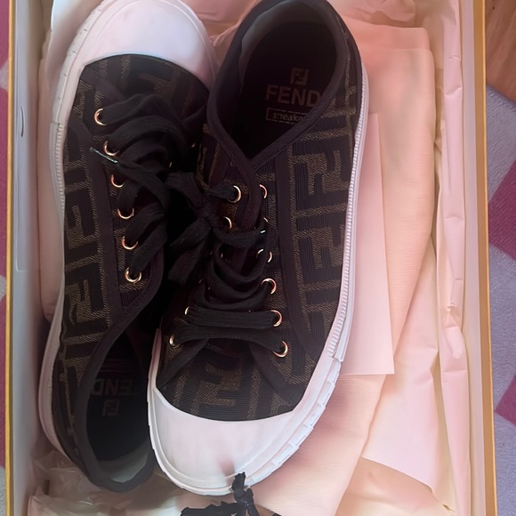 COPY - Fendi sneakers authentic - Picture 1 of 4